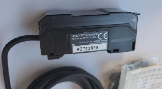 KEYENCE C2-V22AP DIGITALE RGB-SENSOR (in8s1b2)