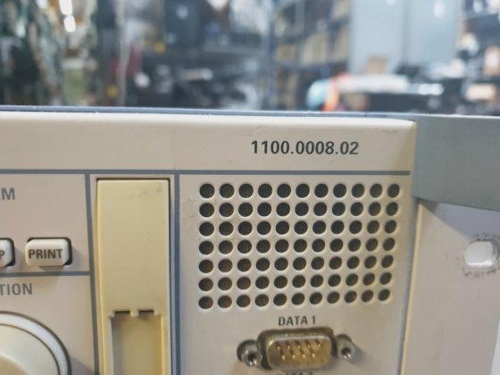 罗德与施瓦茨公司1100.0008.02通用无线电通信测试仪，带OPTION 1159.04。