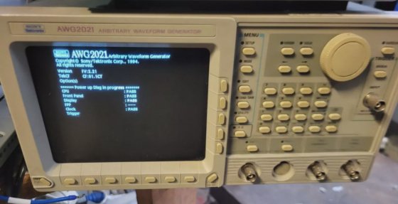 TEKTRONIX AWG2021 任意波形発生器（R1S8.5）