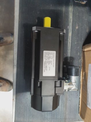 KOLLMORGEN AKM32C-ANC2AB00 サーボモーター (r3s7.7)