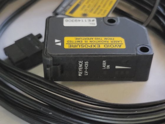 KEYENCE LV-H35 激光传感器 (IN21S3B1)