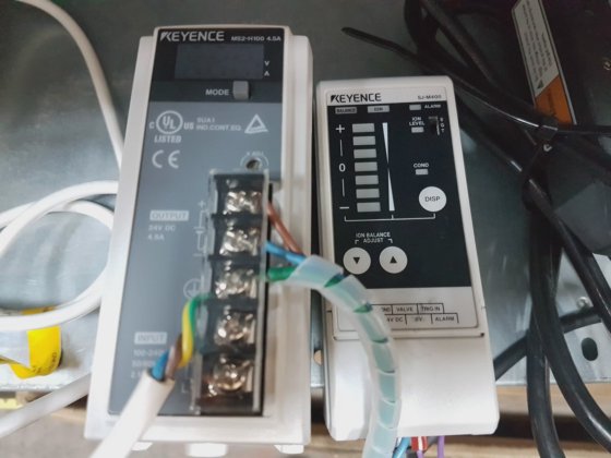 Keyence SJH-Series Static Sensing Ionizer