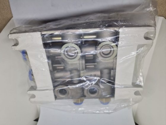 SMC VV712-C10R-C12U 歧管