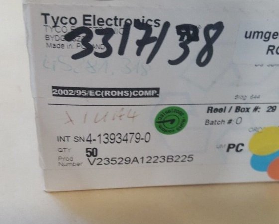 50個ロット TYCO V23529A1223B225 Dサブコネクタ、4-40 UNC、R/A