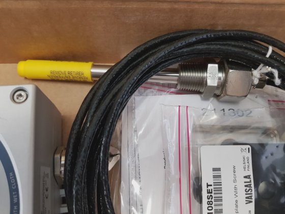 维萨拉 HMT360 湿度温度变送器和探头。