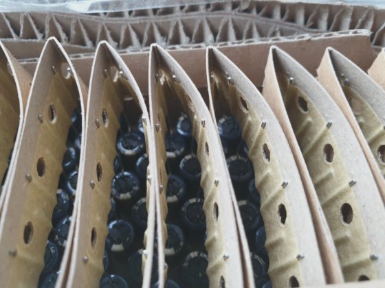 PANASONIC EEUFC1C331B アルミ電解コンデンサ QTY 800