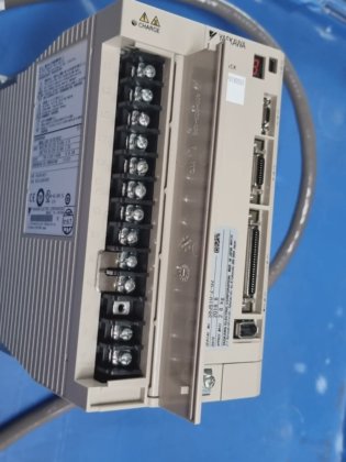 安川電機 CACR-180-PD1VDS03 XU-DSCC0200-E ケーブル付セボパック（BR2.1B3)