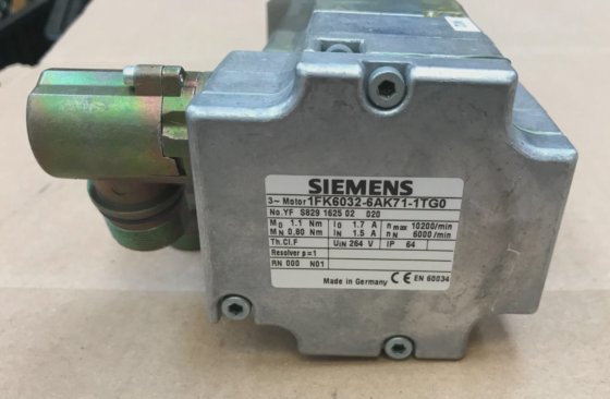 西门子 1FK6032-6AK71-1TG0 伺服电机