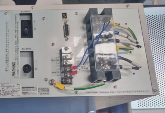 富士電機 M-SPS3000RM-2F UPS電源(RBDO.2)(バッテリーを含まない)