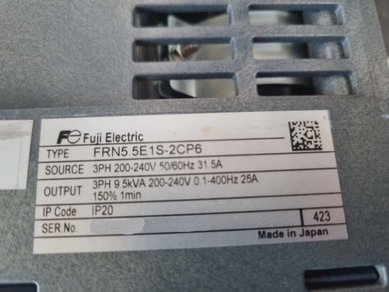 富士电机FRN5.5E1S-2CP6三相变频器（RBD1.3）。