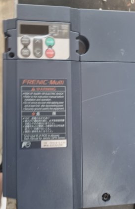 富士电机FRN5.5E1S-2CP6三相变频器（RBD1.3）。