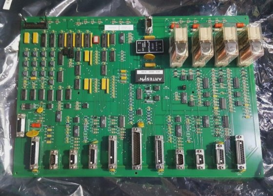 Universal Instruments XY Amplifier Interface