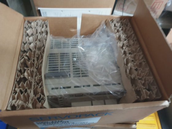 安川 SGDH-A5AE 伺服驱动器（消防管）