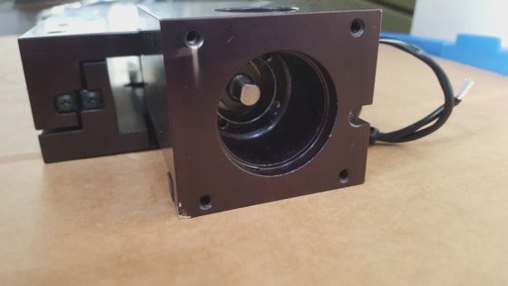 航空技术 15015-2-02B 线性滑轨（BR5.3B3）。