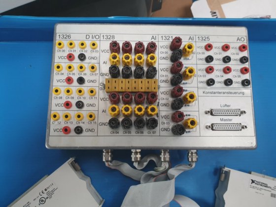 国家仪器恒定控制箱，带SCI-1325 185699B-01 rev 2.0 w/scx