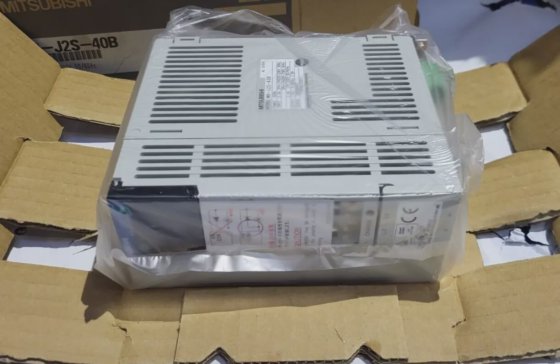 三菱 MR-J2S-40B 交流伺服驱动器（U8.6）
