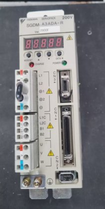 YASKAWA SGDM-A3ADA-R SERVOANTRIEB (R2S10.3)