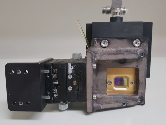 Oclaro激光器PA010564带测角器和线性平台