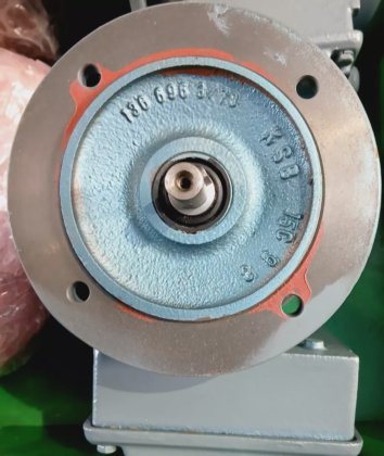 縫製ユーロドライブDFT71C4-KS 3相0.33馬力モーター（BR4.2）