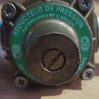 広告圧力レギュレータ 0.5～5.5バール スナップイン・フィッティングおよびスウェージロック・フィット付き