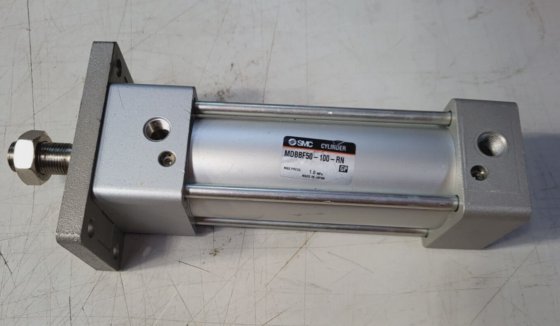 smc mdbbf50-100-rn 连杆油缸 (r3s9.7)