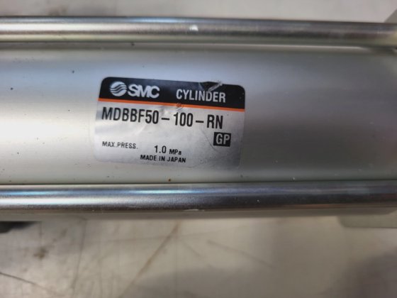 SMC MDBF50-100-RN タイロッドシリンダー (R3S9.7)