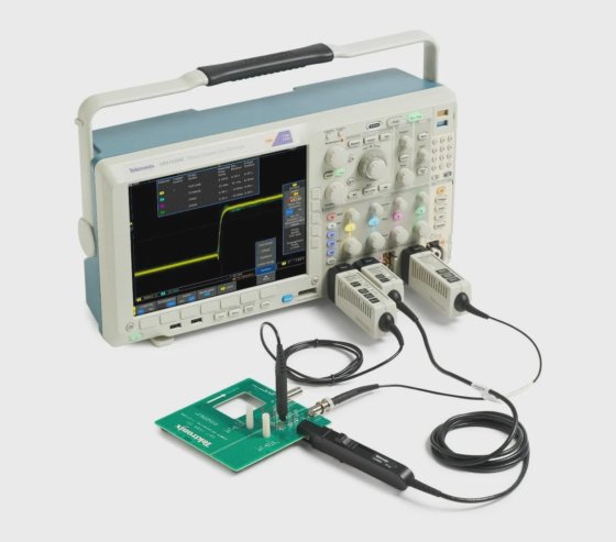 Tektronix MDO4104C-DEMO with Built in