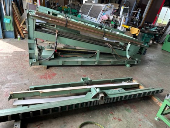 田中機械工業 万能パネルソー２５００型