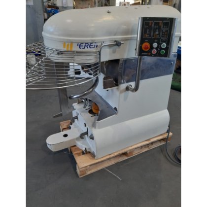 杰里米搅拌机 + 3 台锅炉