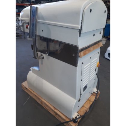 杰里米搅拌机 + 3 台锅炉