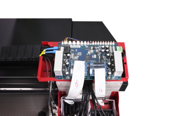 UV 平板喷绘机 6090 瓶杯手机壳金属数码喷墨打印机，带 XP600