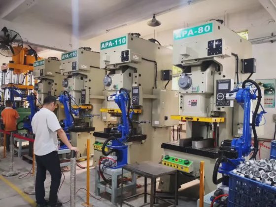 APAシリーズ 高精度重量鉄骨プレス