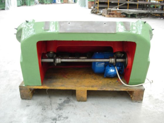 CEVOLANI CUD-35 双人床