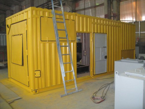 ContainerWeatherproof hood