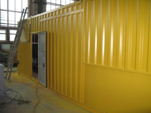 ContainerWeatherproof hood