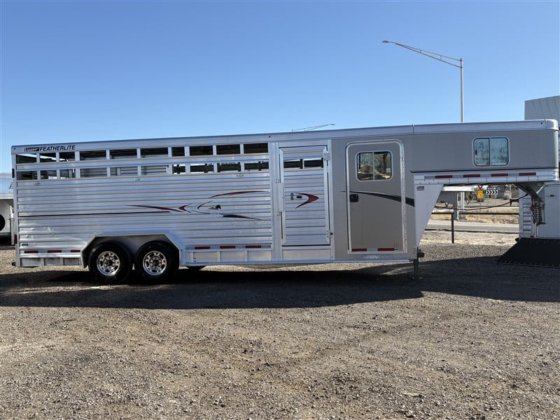 2010 Featherlite 24' Stock Combo