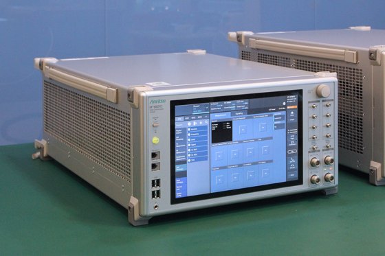 Radio Communication Analyzer 無線通訊綜合測試儀