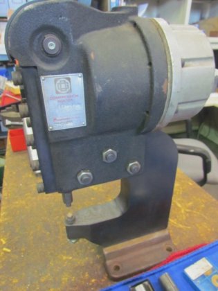 Gardner Denver Pneutronics Compression Riveter C Frame H-221 in Bay ...