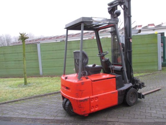 1990 Linde E15