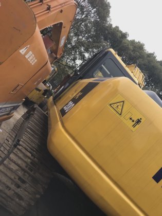 Caterpillar Komatsu PC200-7