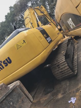 Caterpillar Komatsu PC200-7