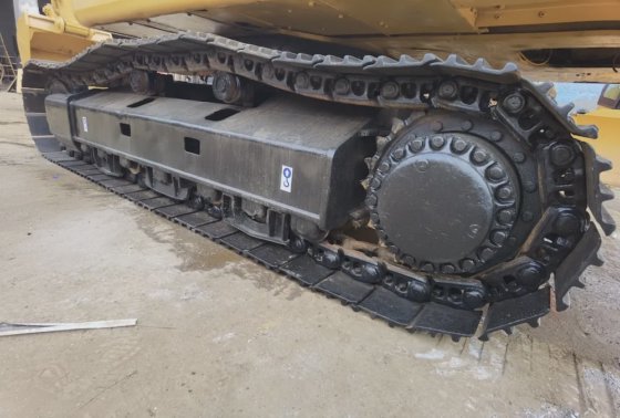 Caterpillar 社 Cat 330B