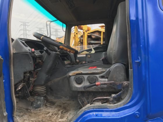 中国重汽豪沃 6X4 牵引车 30 吨