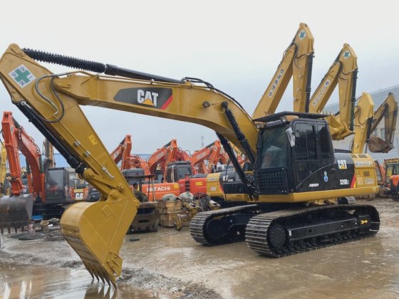 Caterpillar 社 Cat 320D2