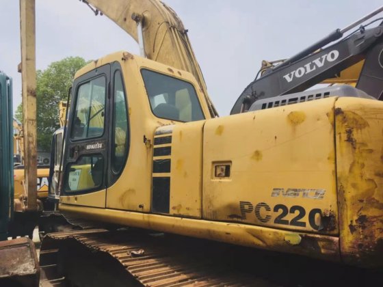 Komatsu PC220-6