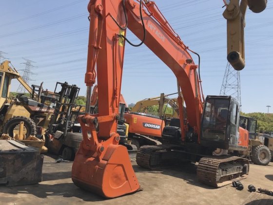 Hitachi ZX200