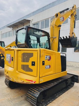 カテゴリ CAT 306