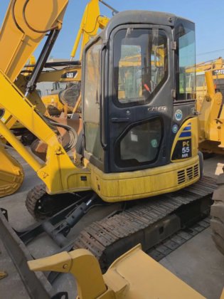 KOMATSU pc55mr