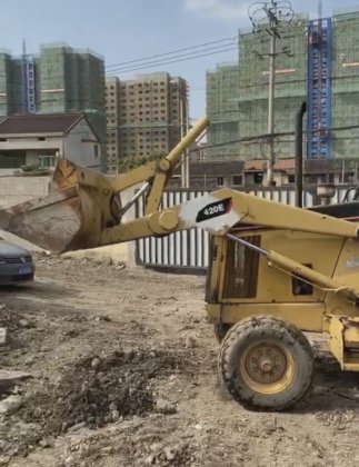 2016 Mitsubishi CAT420E