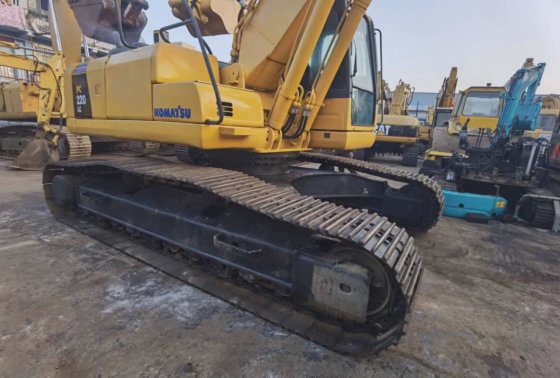 中古の高作業性能のクローラーエクスカベーターPC220-8販売中 ミニエクスカベーター販売中